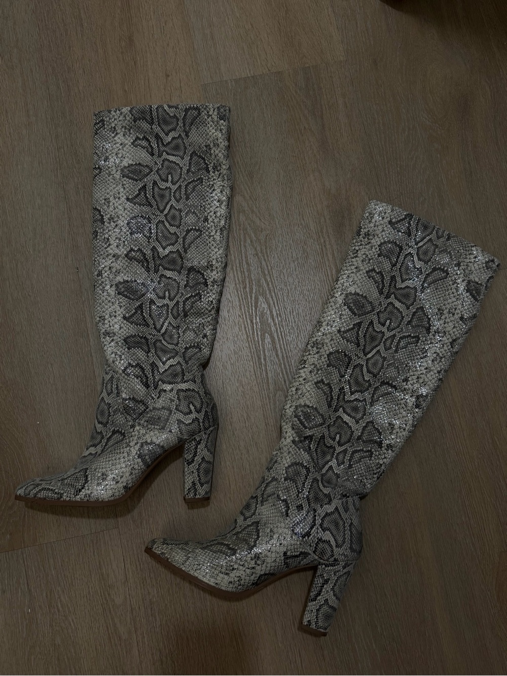 Women’s Knee-High Snake Print Block Heel Boots - Gray